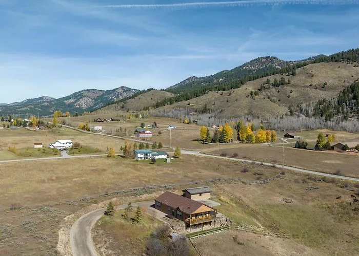 Villa Gorgeous Secluded With Hot-tub, Fire Pit And Games In Etna, Wyoming Etna