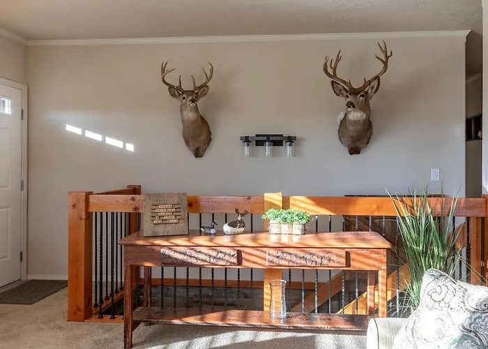 Villa Gorgeous Secluded With Hot-tub, Fire Pit And Games In Etna, Wyoming