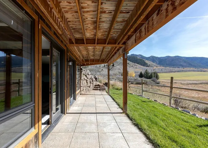 Gorgeous Secluded With Hot-tub, Fire Pit And Games In Etna, Wyoming Etna
